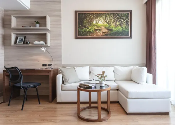 Adelphi Forty-nine 4* Banguecoque